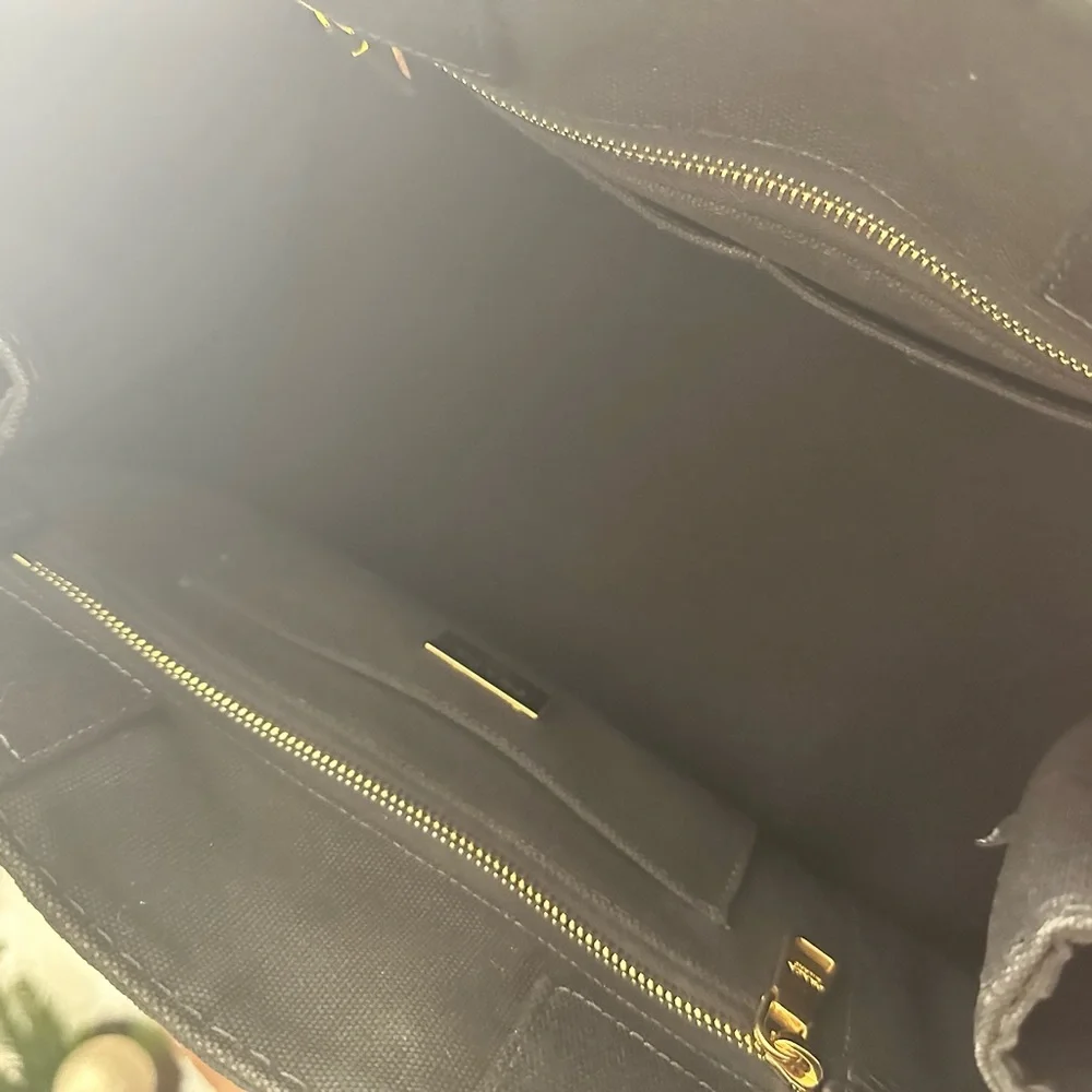 Prada Bag with Entrupy Certification - Picture 9 of 11